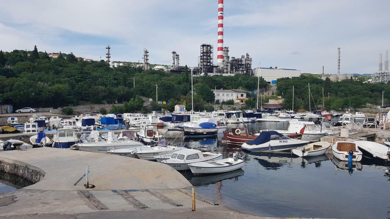Urinj Apartment Kostrena Bagian luar foto